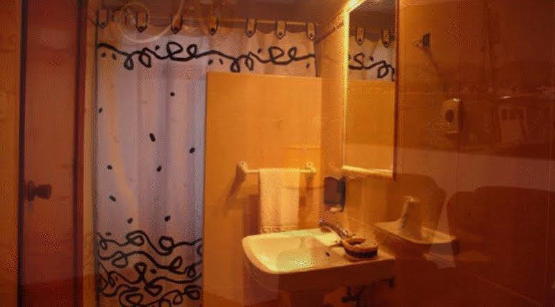 Hostal Cabrera Motril Exterior foto